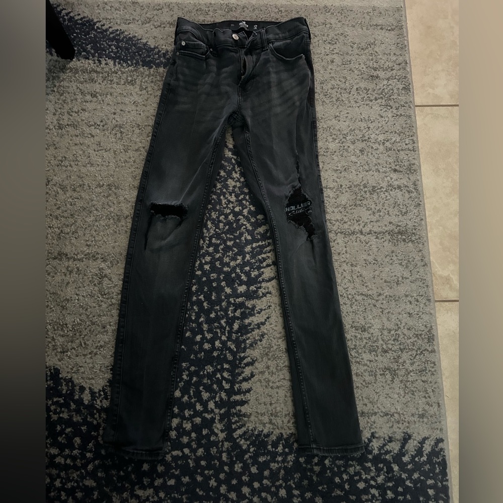 Black hollister skinny jeans ripped